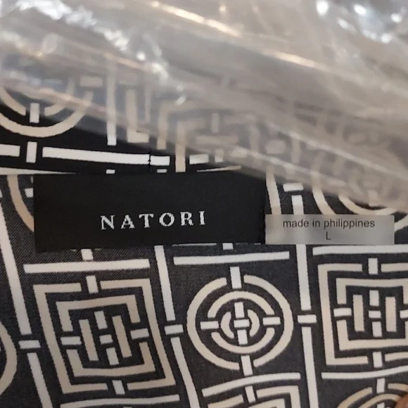 Natori Infinity Robe - Picture 5 of 16